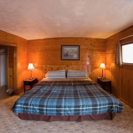 Yellowstone Holiday Motel West Yellowstone Exterior photo