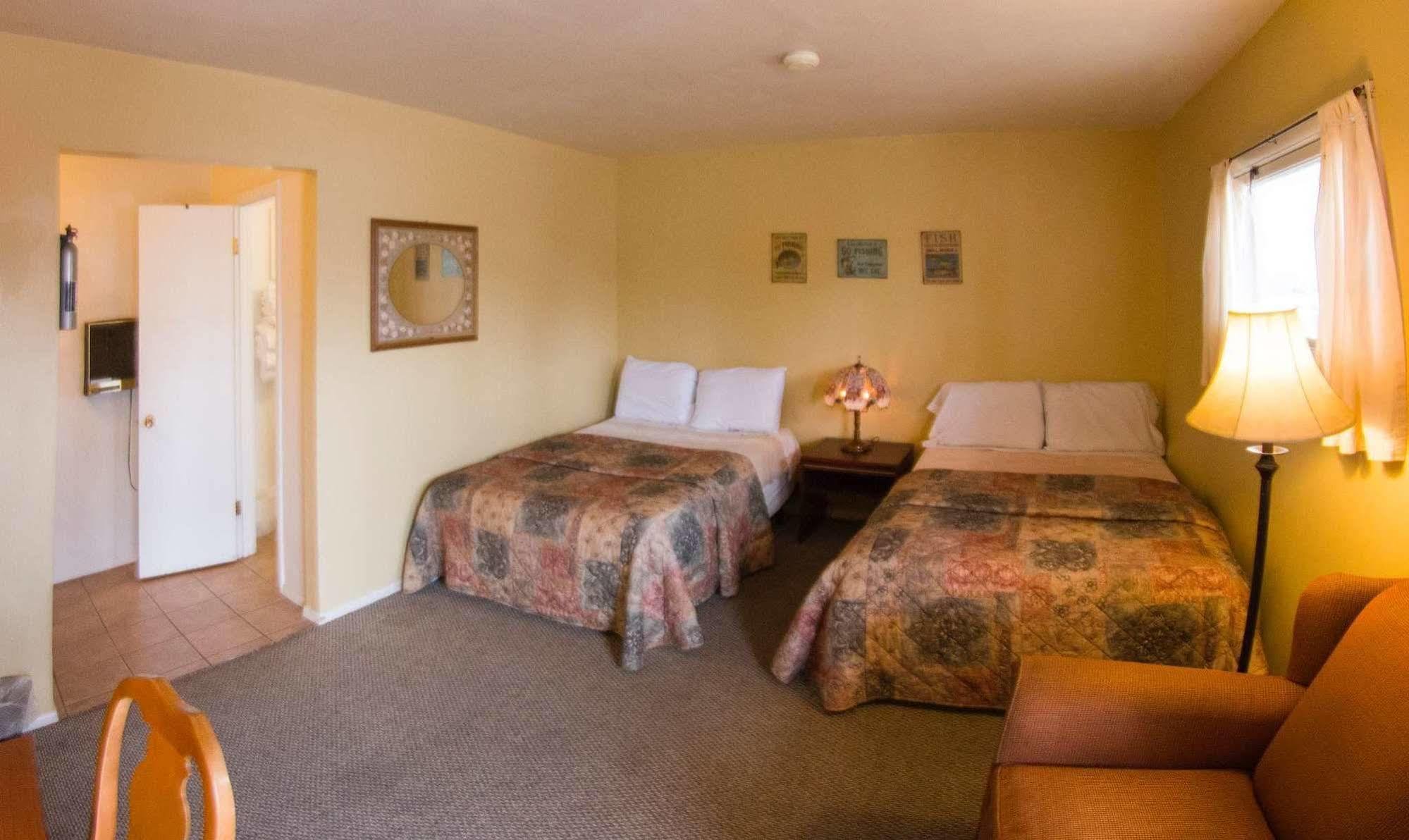 Yellowstone Holiday Motel West Yellowstone Exterior photo
